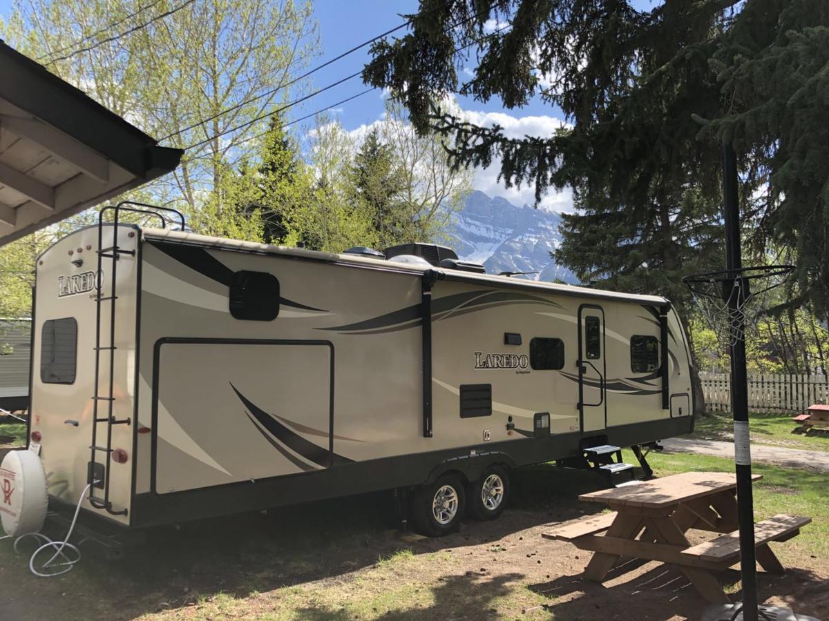 Rundle Mountain Rv Park Canmore Exterior foto